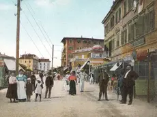 GRADO - PROMENADE DONNE