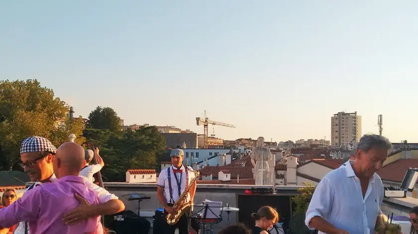 Uno scorcio della terrazza del Revoltella durante un evento