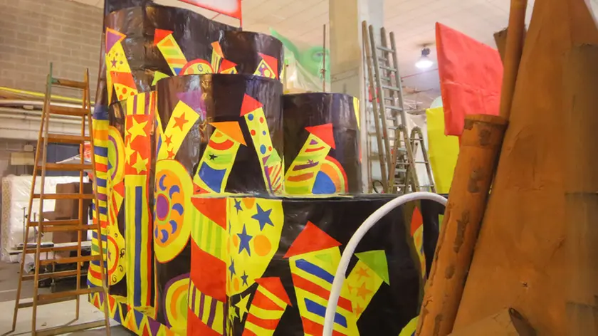 Lasorte Trieste 13/02/17 - Muggia, Allestomento, Lavori, Carri di Carnevale, Compagnia Bellezze Naturali, Fuoco e Fiamme