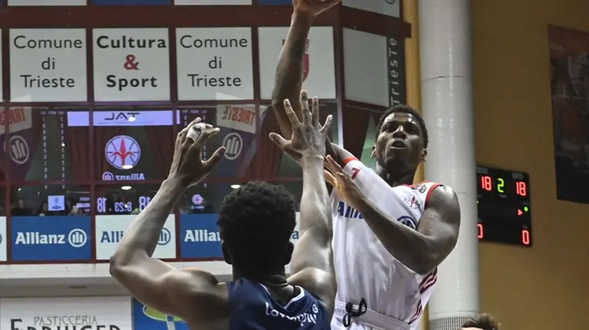 Foto BRUNI Trieste 29.12.2019 Basket serie A1-Pallacanestro TS-Fortitudo: Jones