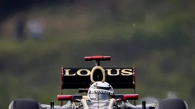 epa03157200 Finnish Formula One driver Kimi Raikkonen of Lotus steers his car during qualifying at the Sepang International circuit, outside Kuala Lumpur, Malaysia, 24 March 2012. The 2012 Formula One Grand Prix of Malaysia will take place on 25 March. EPA/DIEGO AZUBEL*************** TRADUZIONE ***************epa03157200 Formula finlandese Un conducente Kimi Raikkonen di giovenchi di Lotus la sua macchina durante qualificando al Sepang circuito Internazionale, fuori di Kuala Lumpur la Malaysia, 24 marzo 2012. La Formula del 2012 Uno Grandi Prix della Malaysia avranno luogo 25 marzo. EPA/DIEGO AZUBEL