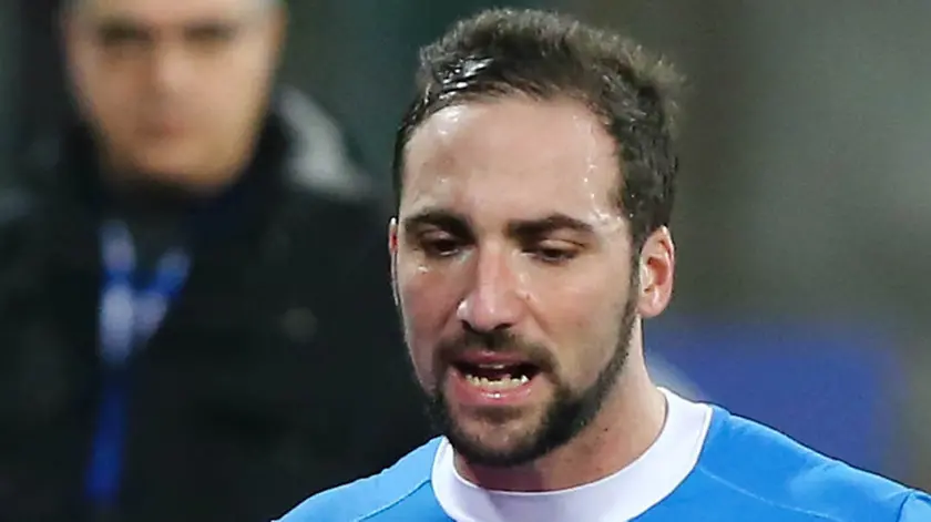 22/02/16, Campionato Serie A, 7a Giornata di Ritorno, Napoli, Stadio San Paolo, Napoli-Milan, nella foto: higuain deluso lascia il campo