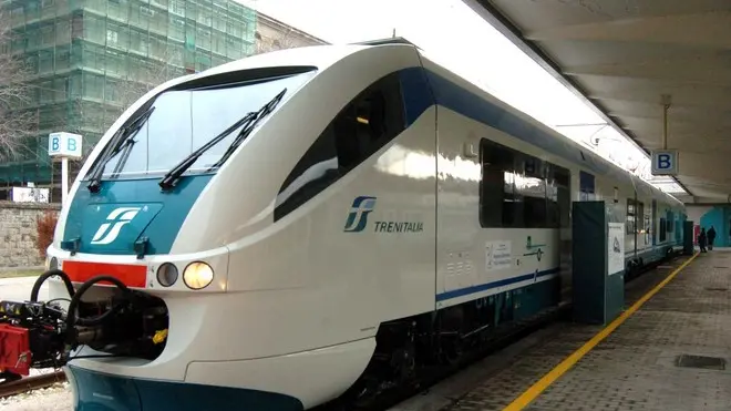 Foto BRUNI Trieste 16 12 04 Presentato il nuovo treno Minuetto
