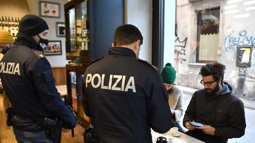Foto Bruni Trieste 29.11.21 Green pass:controlli di Polizia in bar e palestre