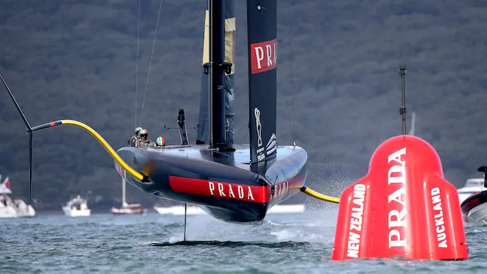 Luna Rossa Prada Pirelli Team in azione