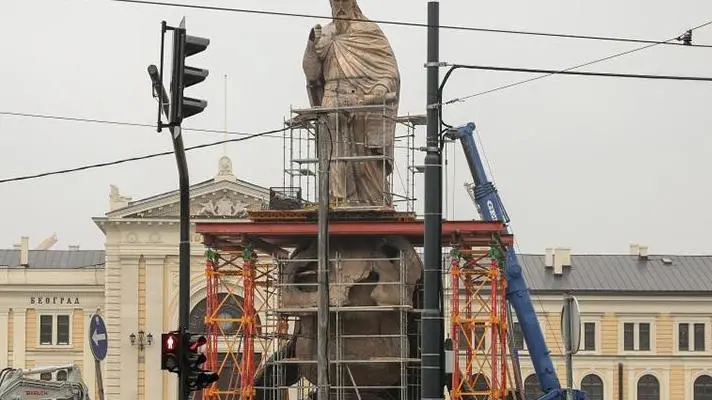 La statua di re Nemanja come appare oggi a Belgrado