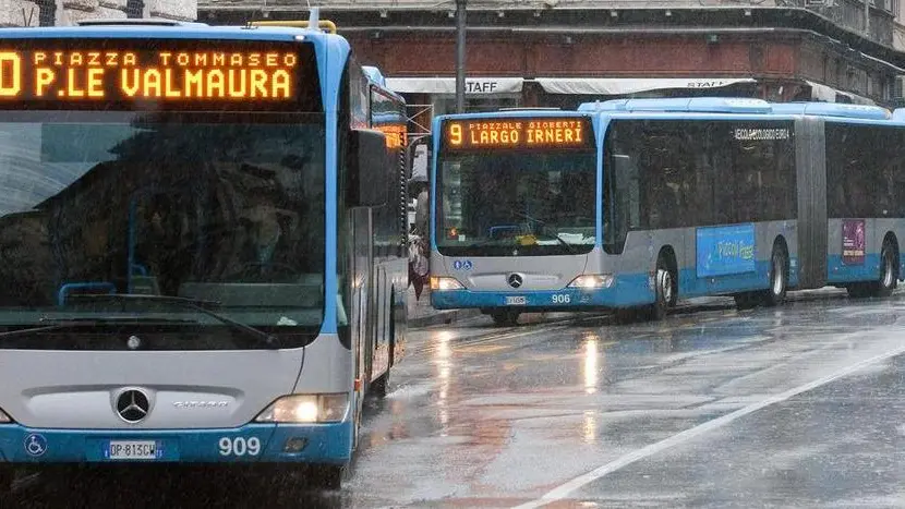 Un autobus della linea 10