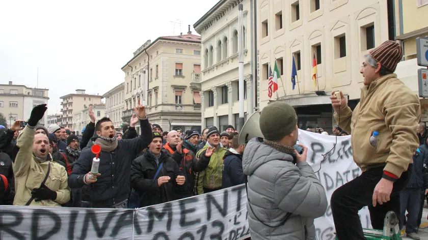 Bonaventura Monfalcone-09.12.2013 Protesta operai-Monfalcone-foto di Katia Bonaventura