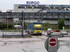 sterle trieste 05 05 08 esterno della cartiera burgo fine turno