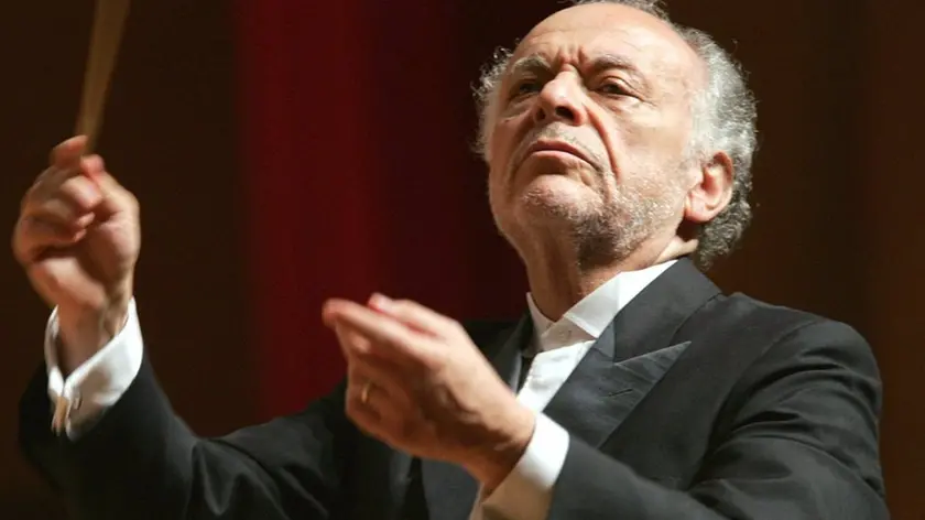 US conductor Lorin Maazel performs with the 'Arturo Toscanini' philharmonic orchestra during the Music International Festival at Galicia auditorium in Santiago de Compostela city, Galicia region, northwestern Spain, Friday 15 July 2005. ANSA/LAVANDEIRA JR.