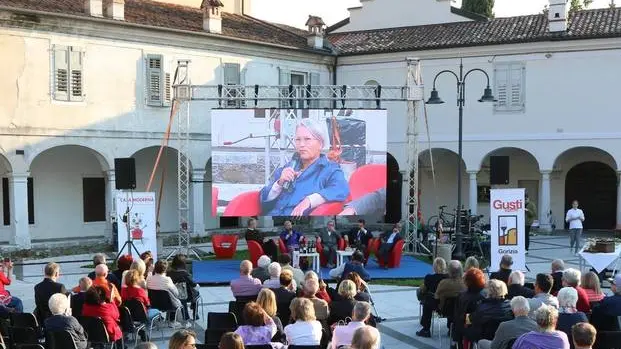 Bumbaca Gorizia 21_09_2017 Gusti di frontiera - presentazione ricettario suor Antonia © Fotografia di Ilaria Tassini