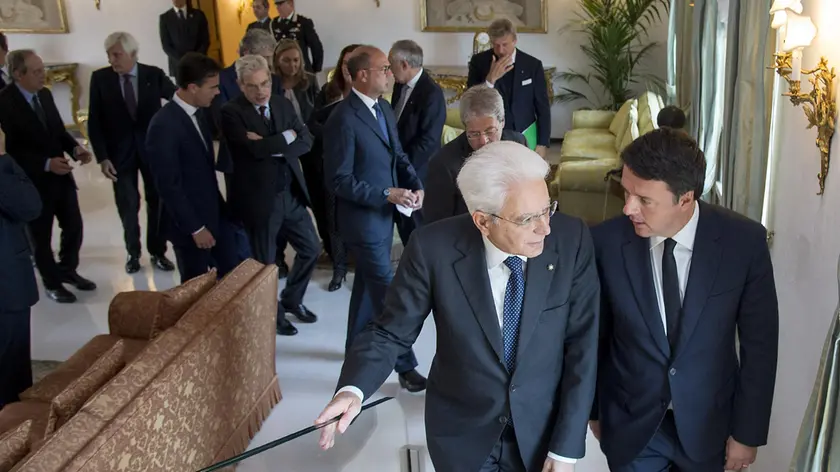 Il premier Matteo Renzo con il capo dello Stato Sergio Mattarella in una foto d’archivio