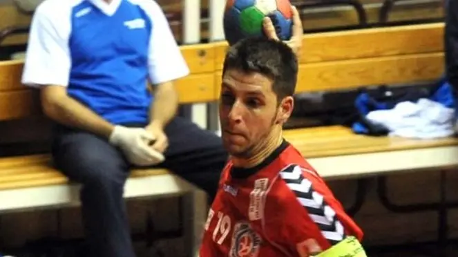 Foto BRUNI Trieste 12 11 2011 Pallamano TS-Ambra-Visintin al tiro