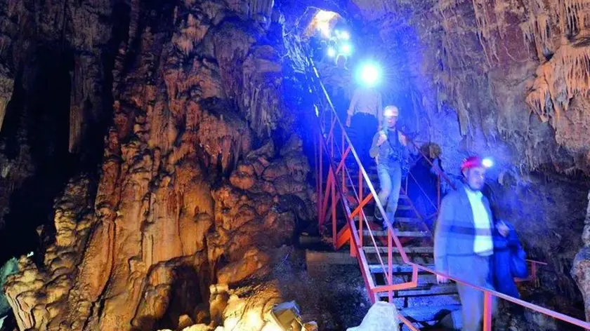 Foto BRUNI TRieste 28.04.12 Torri di Slivia:Agriturismo e grotte
