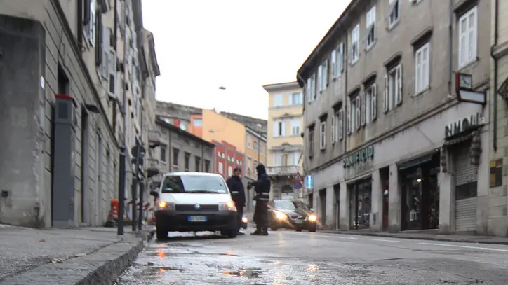Lasorte Trieste 01/02/15 - Via S.Giusto, Lavori Tubature Acqua