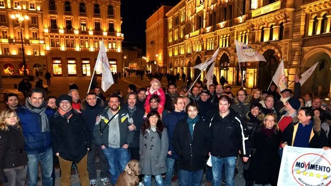 Foto Bruni 25.02.13 Elezioni 2013-i grillini festeggiano i piazza Unità