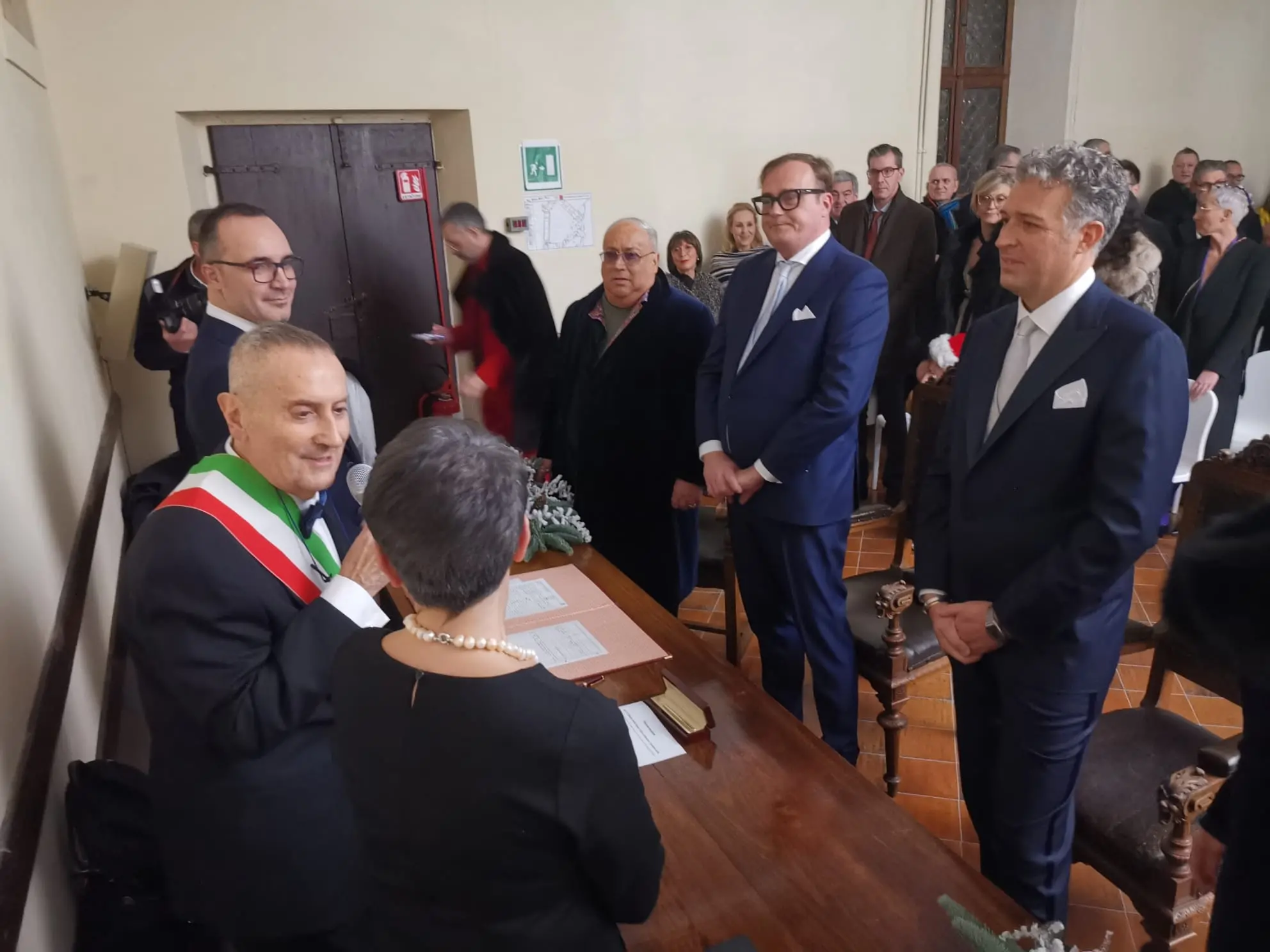 Dopo otto anni assieme e trent'anni di amicizia, Tommaso Cerno e Stefano Balloch si sono sposati. L'unione civile tra l'ex parlamentare dem e direttore del quotidiano L'Identità e l'ex sindaco di Cividale è stata celebrata oggi, mercoledì 28 dicembre, nel monastero sconsacrato di Santa Maria in Valle alla presenza dei familiari e degli amici degli sposi. (Foto Petrussi)