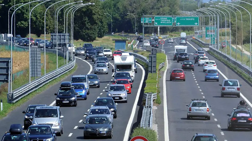 Un'immagine d'archivio dell'autostrada A4 Trieste-Venezia. ANSA/ US - AUTOVIE VENETE ++NO SALES - EDITORIAL USE ONLY++