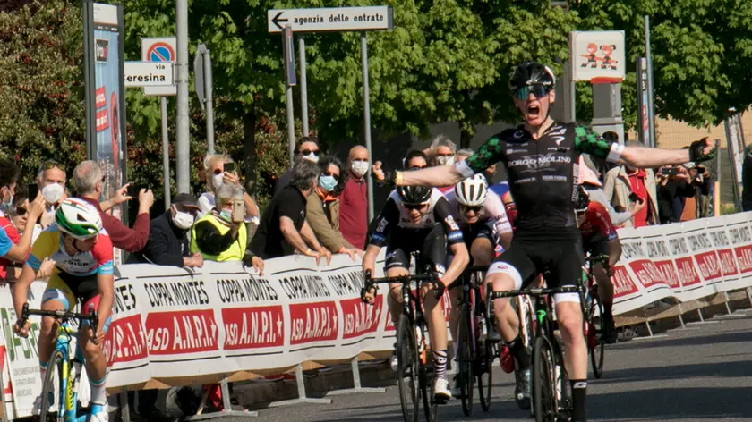 Bonaventura Monfalcone-25.04.2021 Arrivo Coppa Montes-Primo (in nero)-Secondo(colore)-Monfalcone-foto di Katia Bonaventura