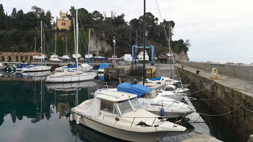 Il porticciolo della baia di Grignano. Foto Bruni