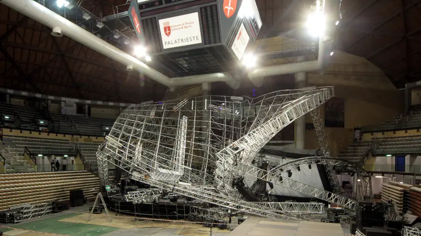Il crollo del palco di Jovanotti