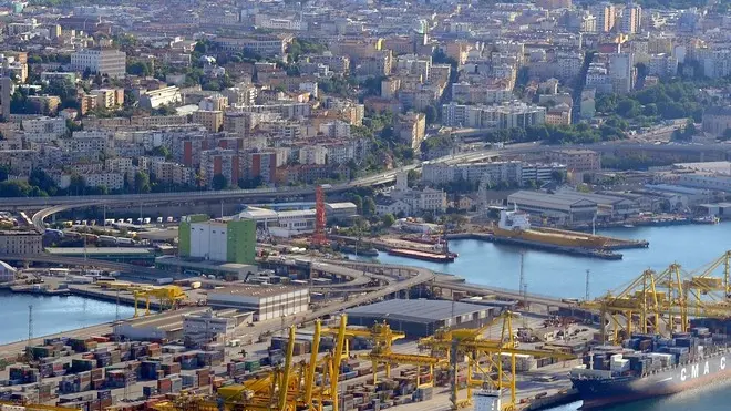 Foto Bruni 14.12.12 Autorità Portuale TS:il porto commerciale e la ferrovia