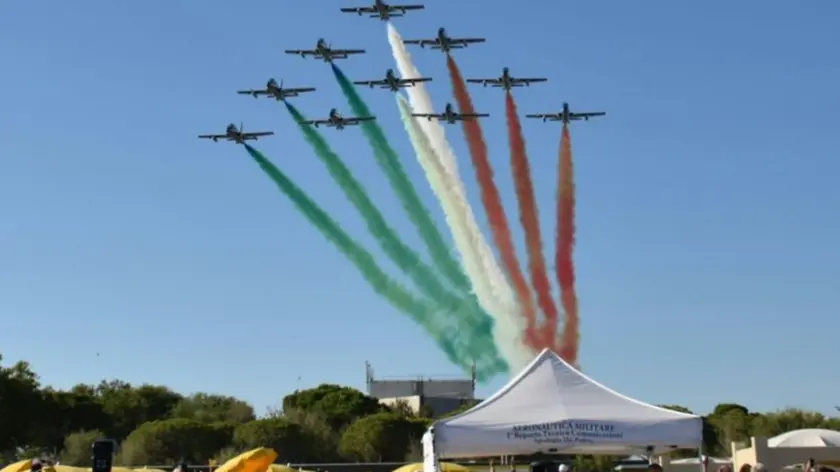 Le Frecce tricolori a Grado negli scorsi anni (Foto Bonaventura)