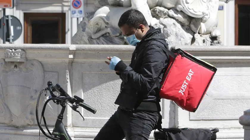 Lasorte Trieste 22/04/20 - Piazza della Borsa, Emergenza Coronavirus,