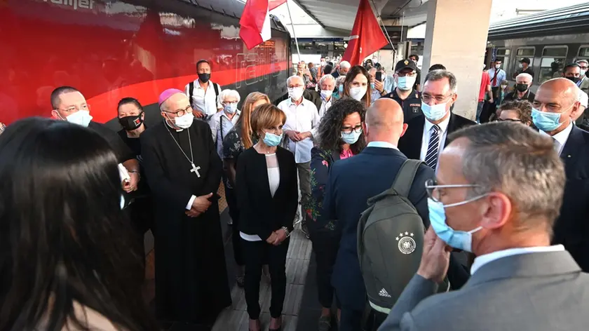 foto bruni trieste 11.06.21 Il treno austriaco arriva a Trieste con 150 min. di ritardo