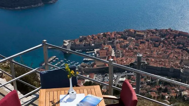 Un locale con vista su Dubrovnik