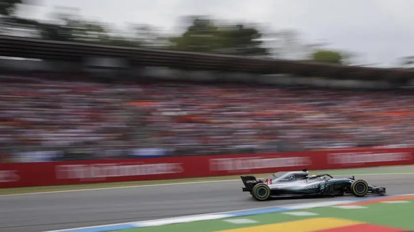 epa06904781 British Formula One driver Lewis Hamilton of Mercedes AMG GP in action during the 2018 Formula One Grand Prix of Germany at the Hockenheimring in Hockenheim, Germany, 22 July 2018. EPA/VALDRIN XHEMAJ