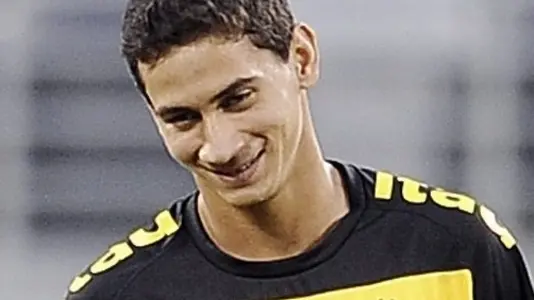 Il giocatore brasiliano Paulo Henrique Ganso durante una sessione di allenamento allo stadio The New Meadowlands di East Rutherford (New Jersey), in una immagine del 09 agosto 2010. ANSA/ANDREW GOMBERT