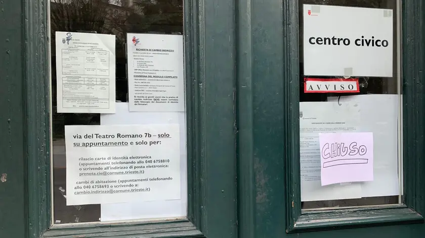 A Trieste il centro civico chiuso per coronavirus (Silvano)