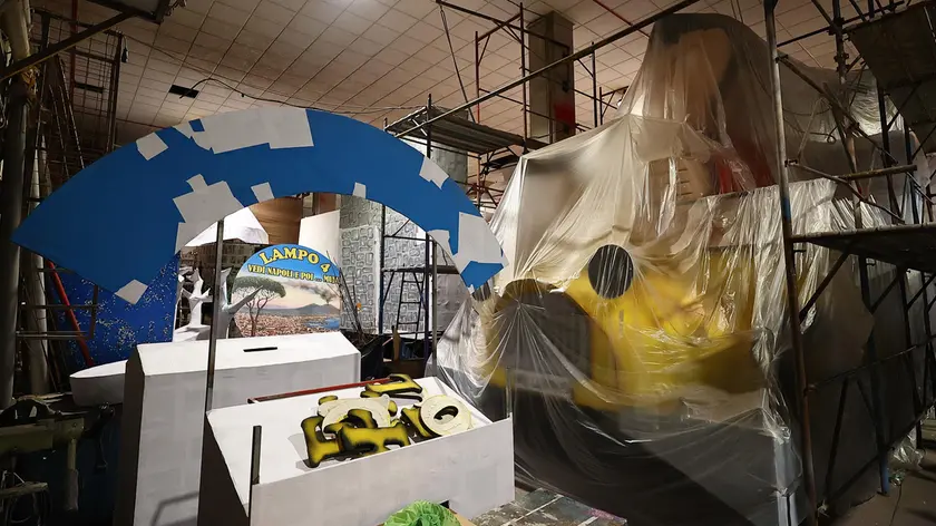 La preparazione nel capannone. Foto Lasorte