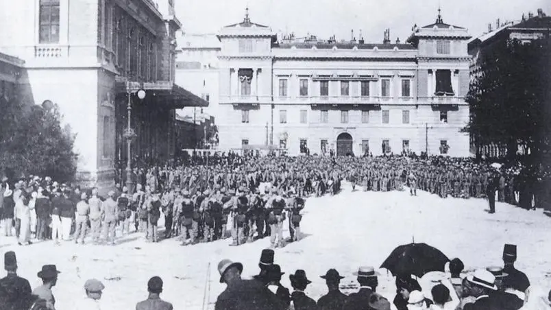 Soldati in partenza alla stazione di Trieste