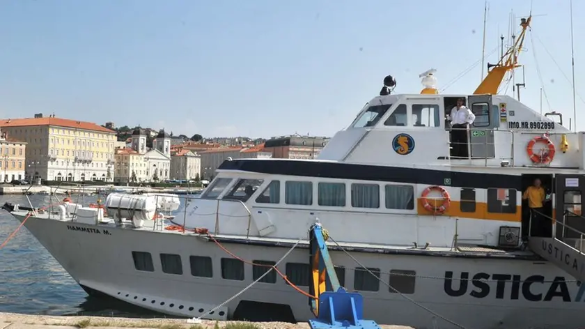 L’aliscafo che collega Trieste, Pirano, Rovigno e Pola