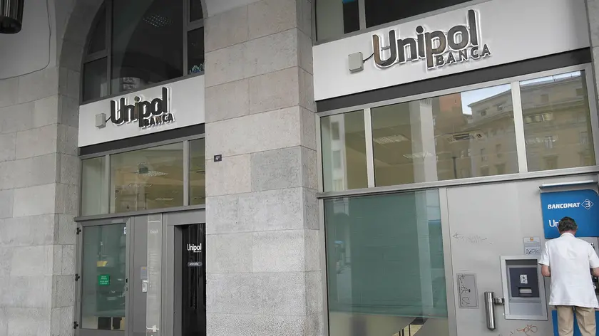 La filiale della Unipol di piazza Oberdan (foto Lasorte)