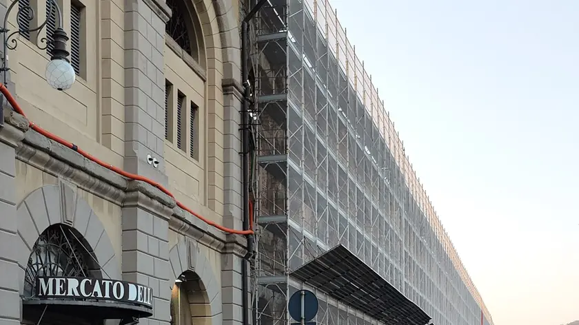 La facciata del Silos di fianco alla Stazione centrale. Foto Lasorte