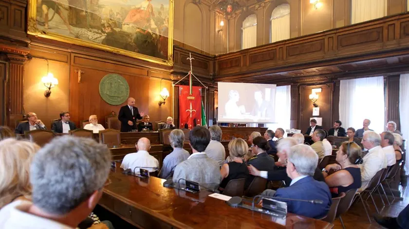 La commemorazione per Budinich nella sala del consiglio municipale