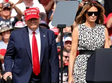 Trump accanto a Melania durante la campagna elettorale