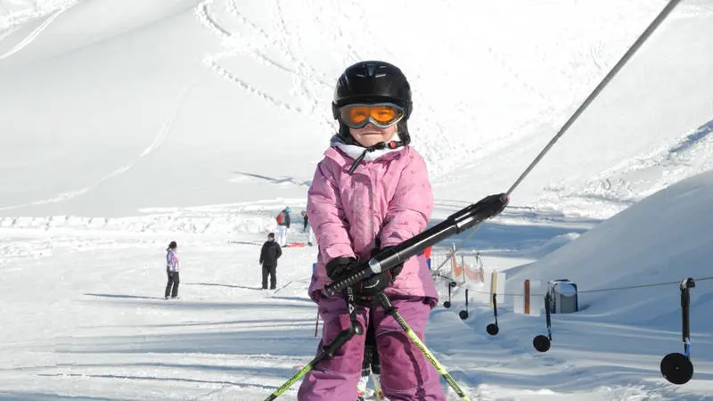 Una baby sciatrice in azione