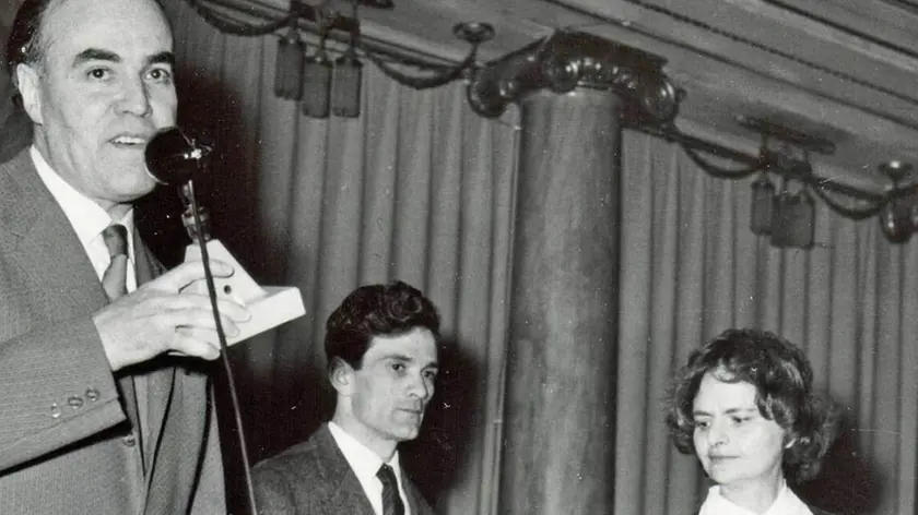 Elsa Morante e Pier Paolo Pasolini il 5 febbraio 1958 al Circolo della Cultura e delle Arti di Trieste presentati da Oliviero Honoré Bianchi