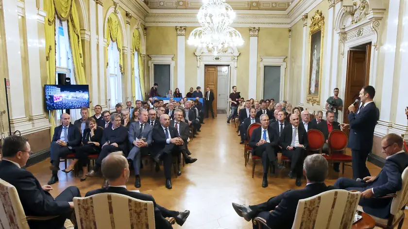 L’inaugurazione del Sea Summit nel Salone di rappresentanza del Palazzo della Regione. Foto Lasorte