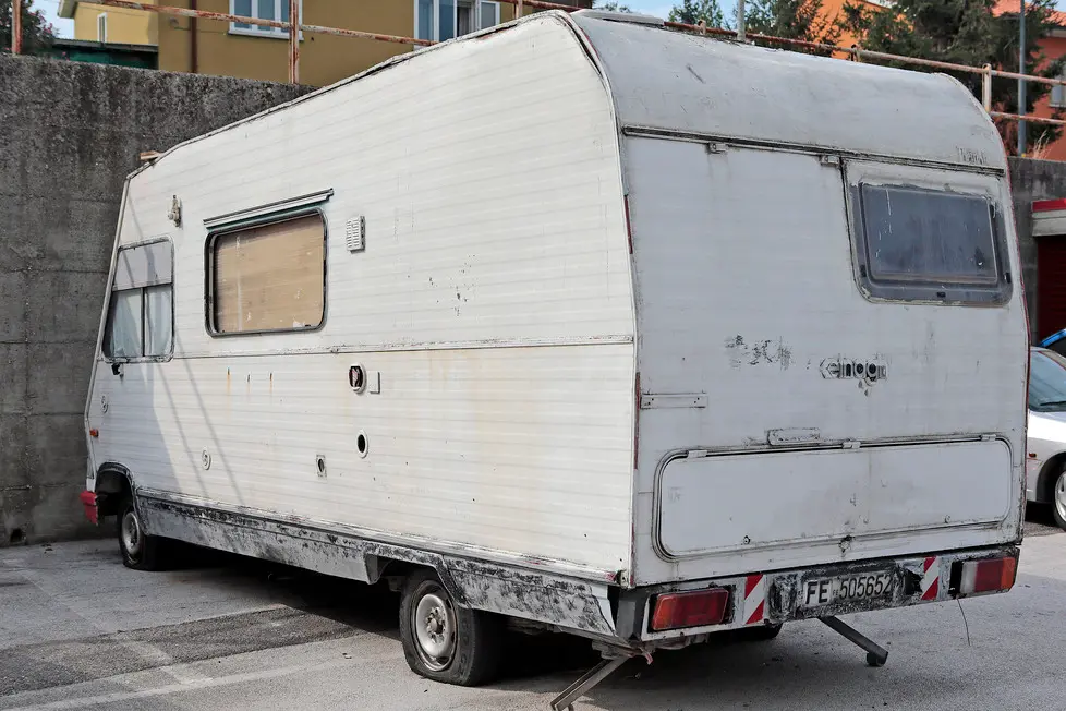 Silvano Trieste 2019-09-02 I parcheggi delle case ATER