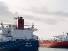 Navi alla fonda nel golfo di Trieste in una foto d'archivio