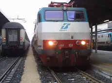 Treni in stazione in una foto di repertorio