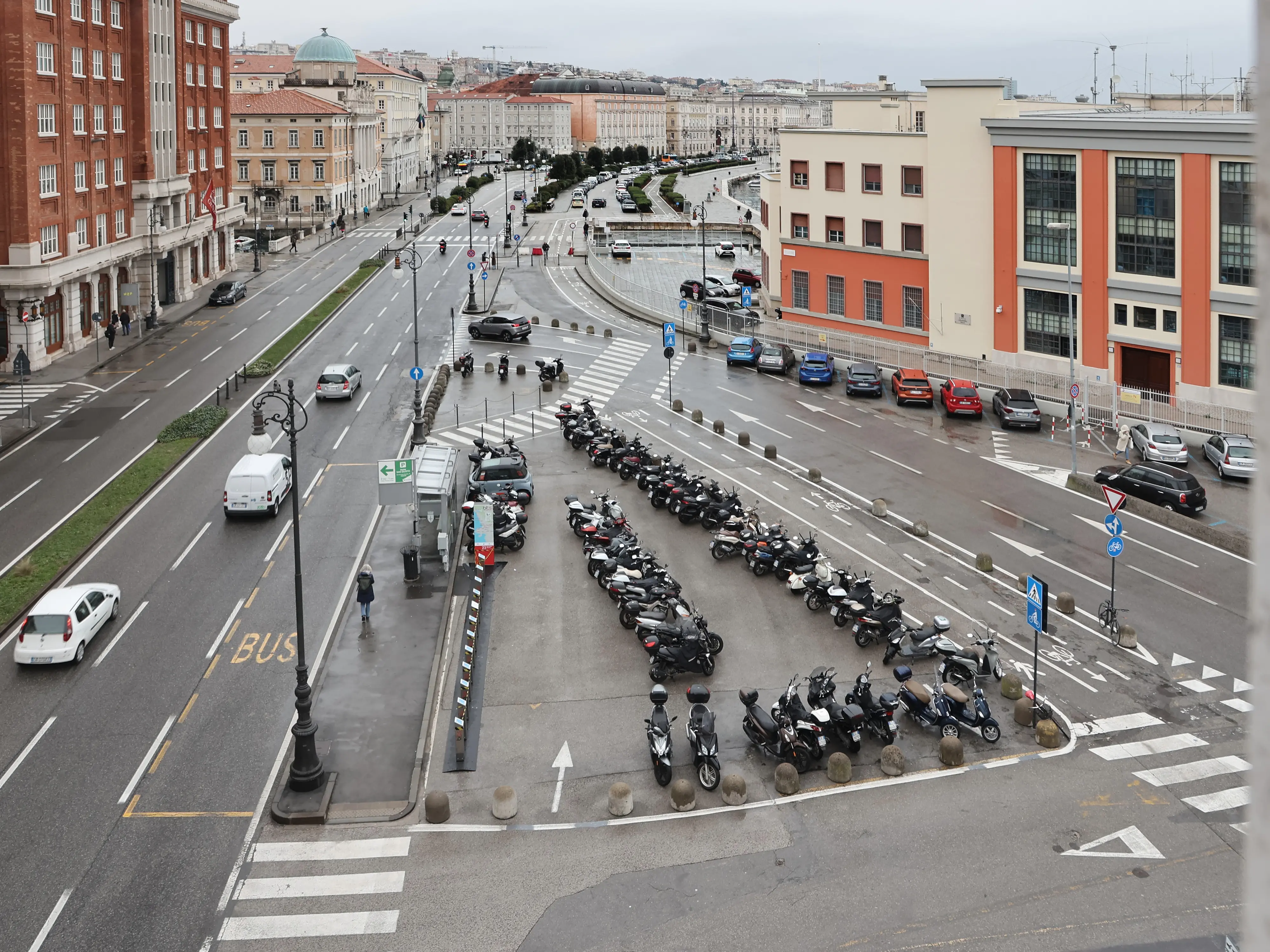 Lasorte Trieste 17/01/24 - Piazza Duca degli Abruzzi