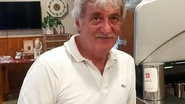 Renzo Tondo nel suo albergo-ristorante a Tolmezzo