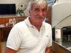 Renzo Tondo nel suo albergo-ristorante a Tolmezzo