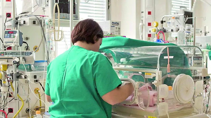 Un bimbo in ospedale